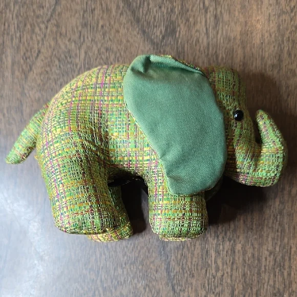 Jim Thompson Silk Elephants - Picture 4 of 7